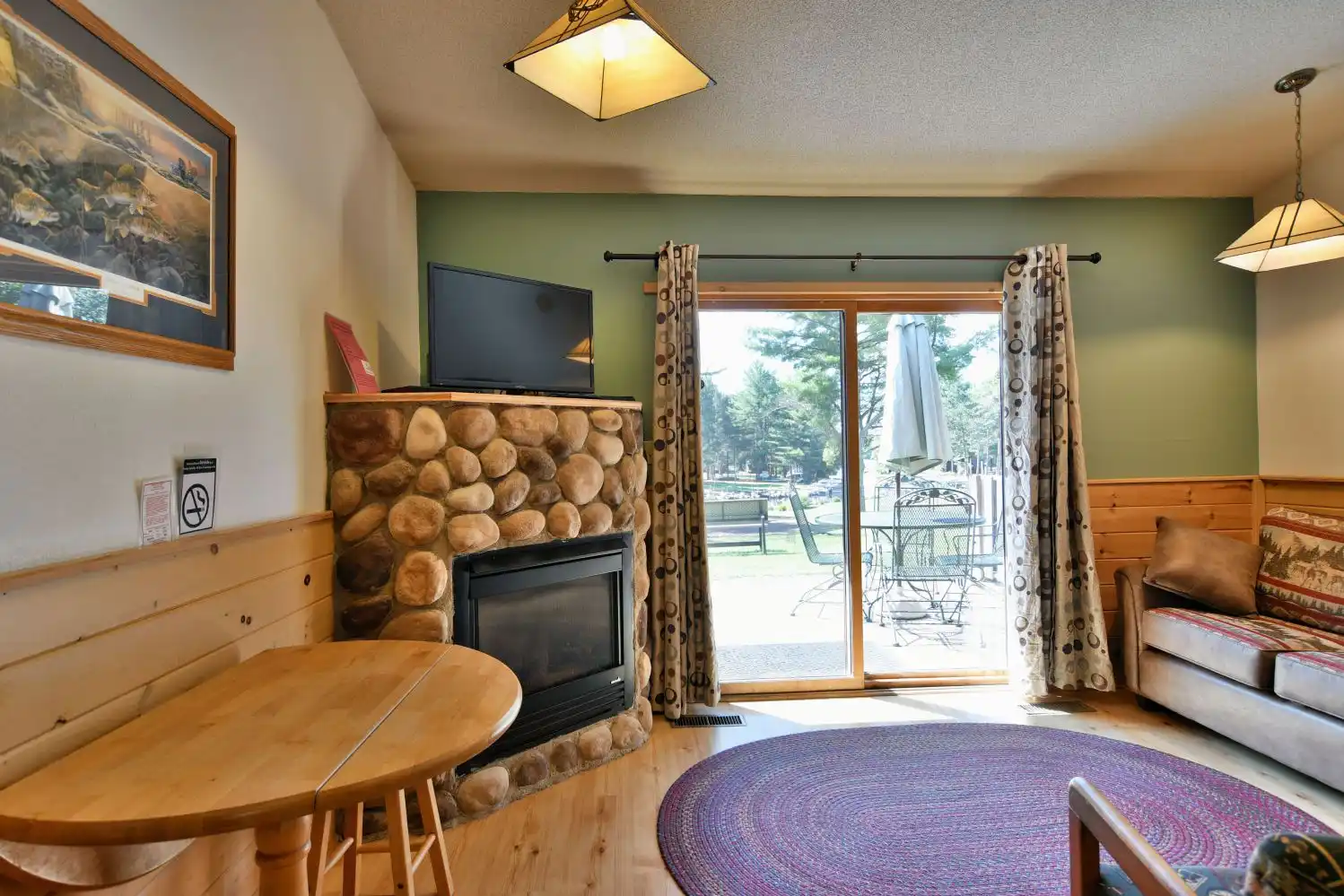 Treeland Motel Suites