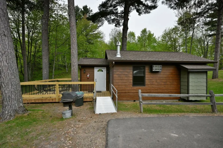 Cabin8Ext-1