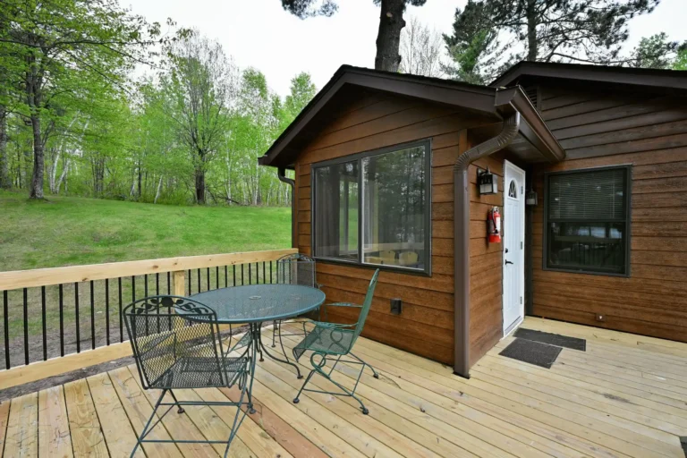 Cabin8Ext-12